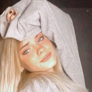 Meet your Posher, Ellie